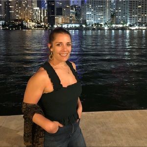 Meet your Posher, Holly